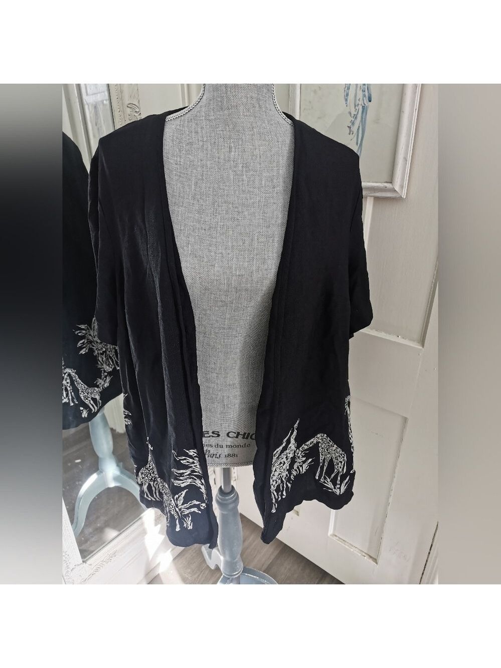 Womens Vintage Cimmaron plus Black/White Open Safari Print Cardigan. 1X